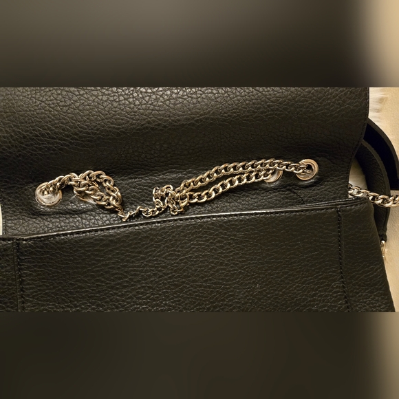 GUESS Women's  Handbag Purse Ryann Black Shoulder Bag with  Chain Handle - Picture 13 of 16